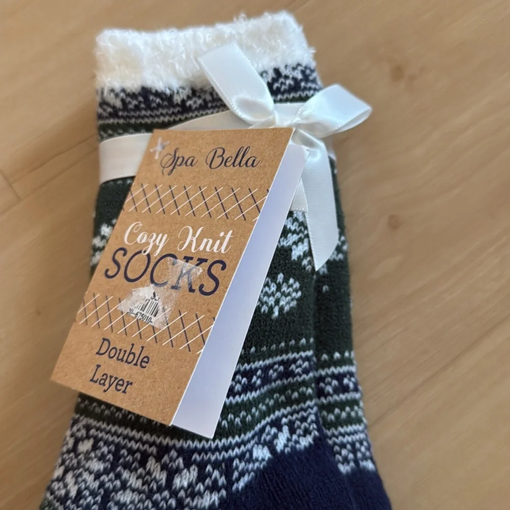 NWT BUNDLE OF FUZZY WARM HOLIDAY CHRISTMAS WINTER SOCKS FOR ADULTS & CHILDREN